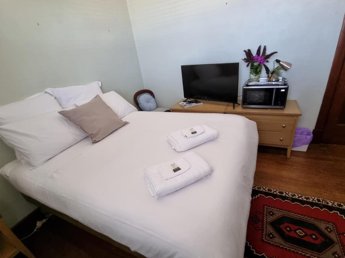 La Cochon Rose Motel Saint Arnaud 외부 사진