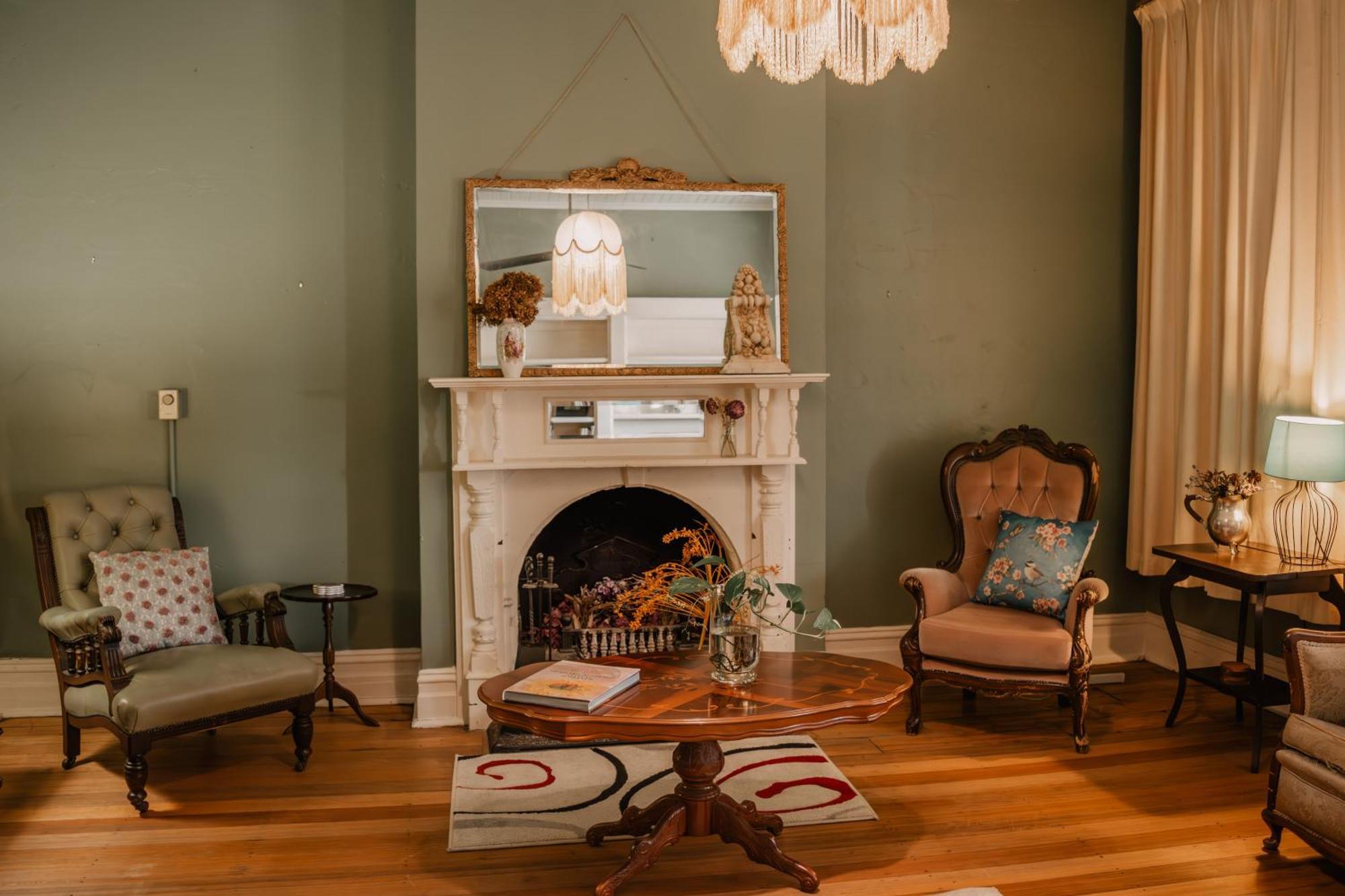 La Cochon Rose Motel Saint Arnaud 외부 사진